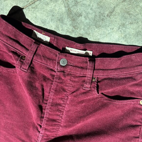 Levis Burgundy Courduroy Ribcage Straight cropped pant - Picture 2 of 7